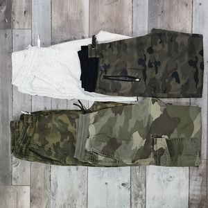 Bundle of 4 Boy Sweatpants in Size 14 / 16